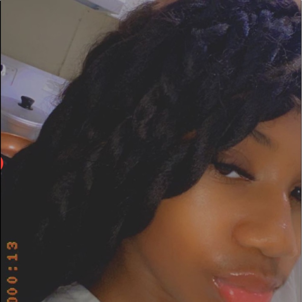 Meet your Posher, Saniyah